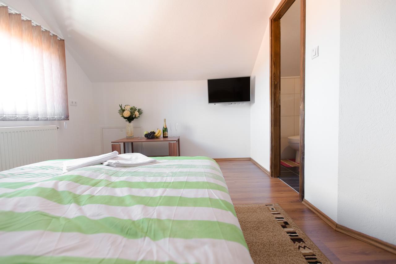 Guesthouse Vila Puzic Banja Luka Esterno foto